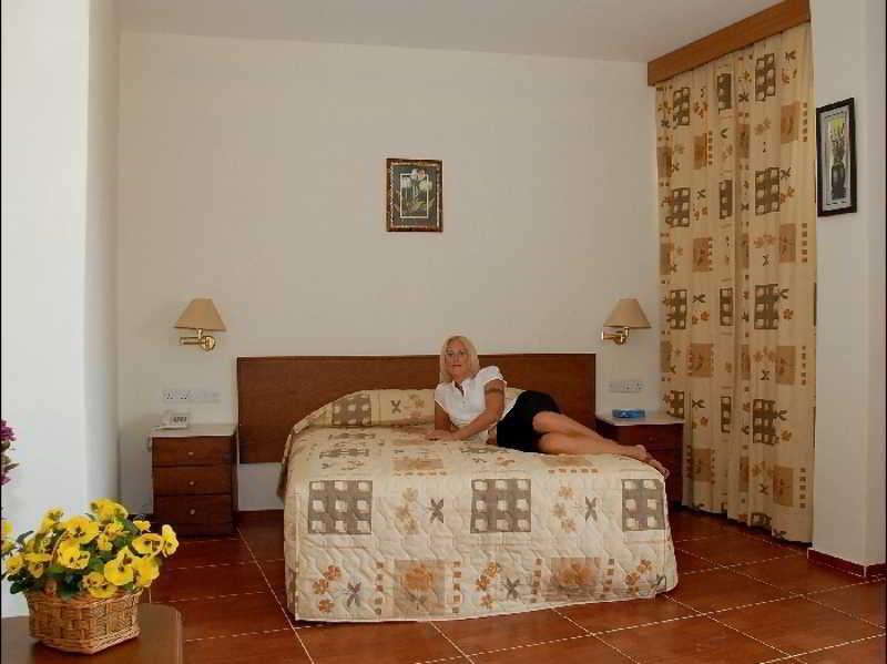 M. Moniatis Hotel Limassol Exterior photo